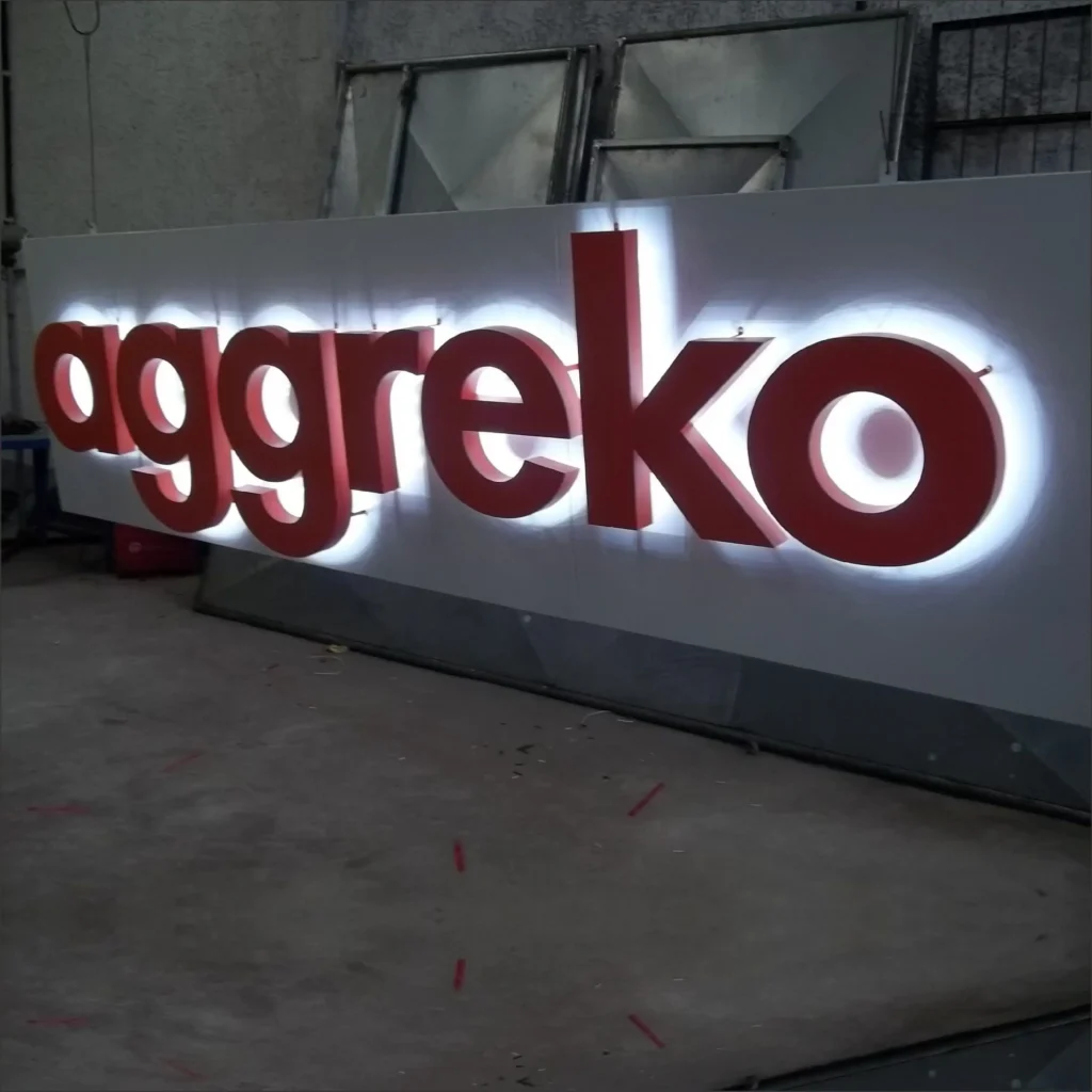 Letrero retroiluminado en Lima para empresas y negocios