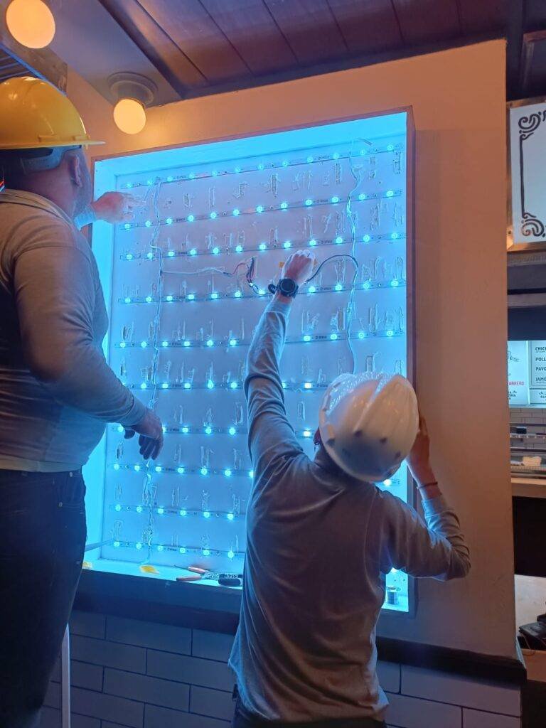 Mantenimiento de letrero publicitario en perú